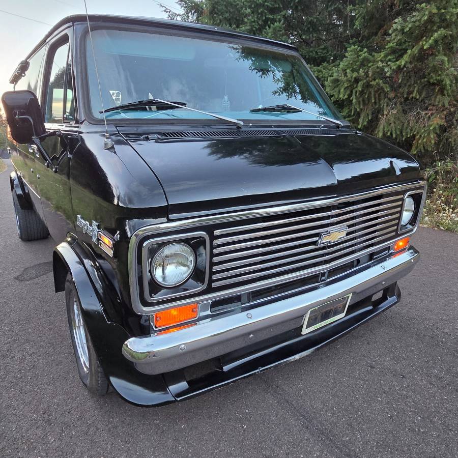 Chevy-g20-van-1977-Black