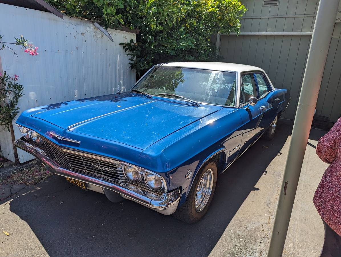 Chevy-impala-1965-blue