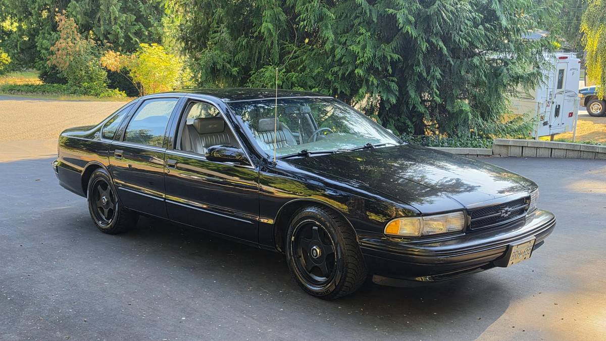 Chevy-impala-ss-1996-black