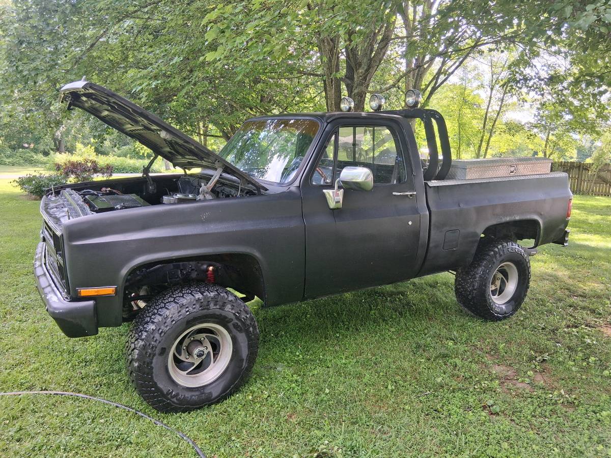 Chevy-k10-4x4-1985-black