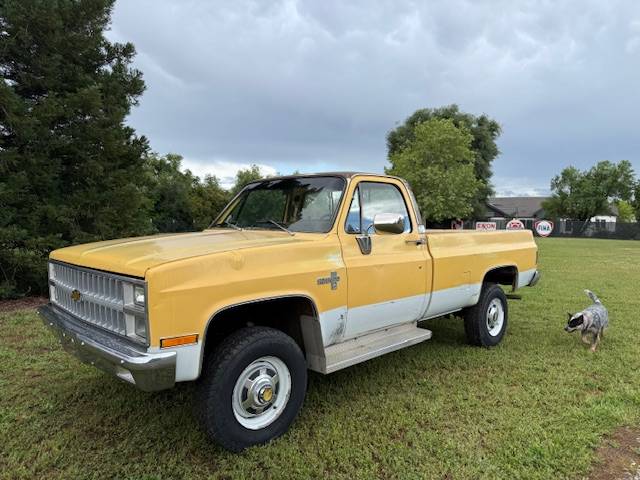 Chevy-k30-silverado-1981-yellow