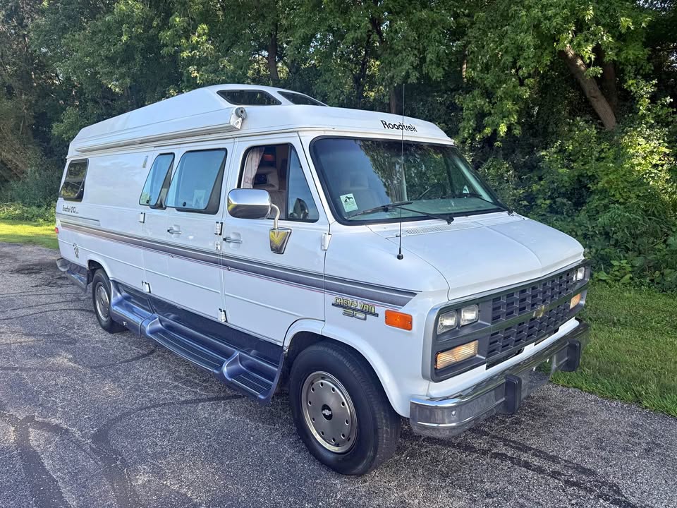 Chevy-roadtrek-210-popular-g30-1995