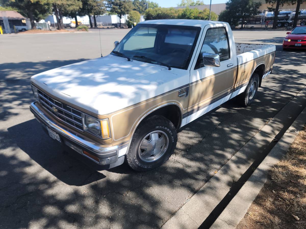 Chevy-s10-1984-white