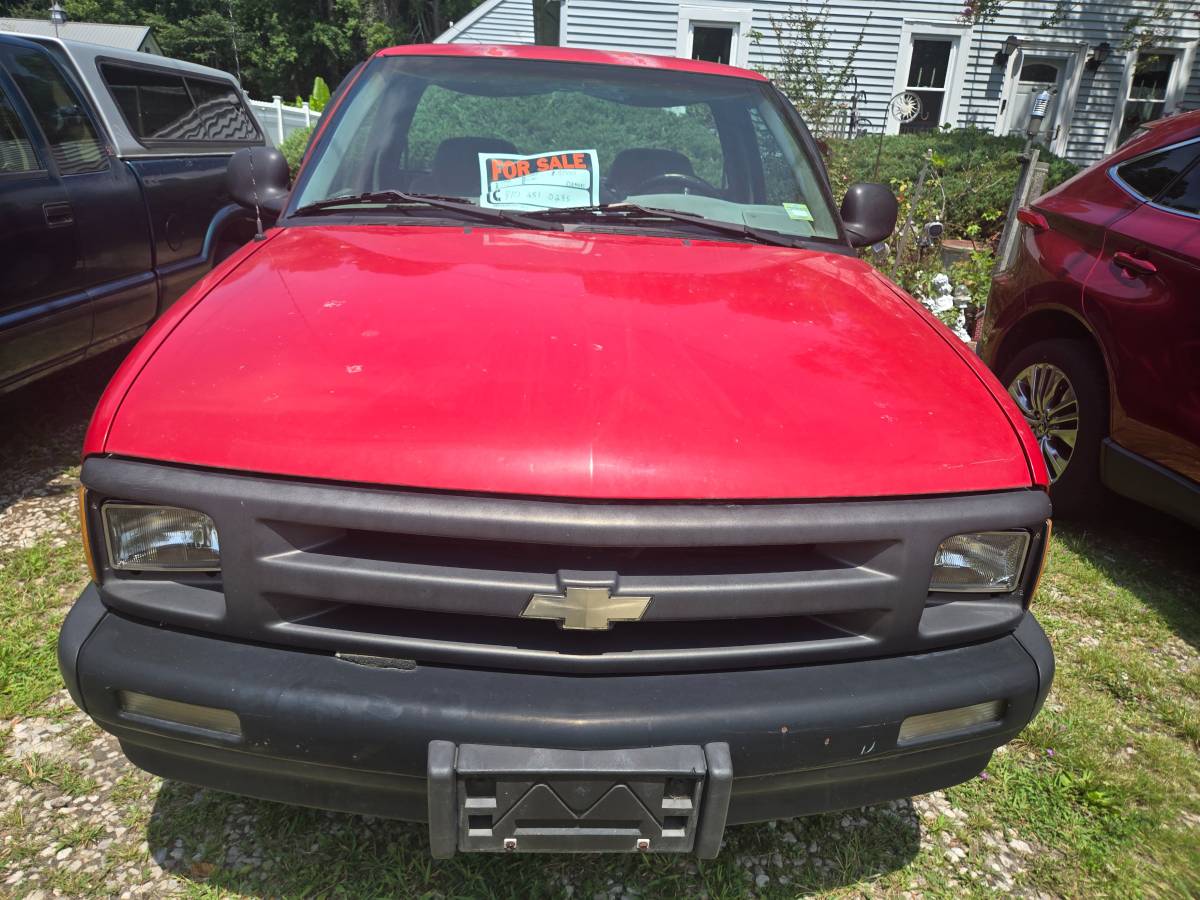 Chevy-s10-pickup-1996-red