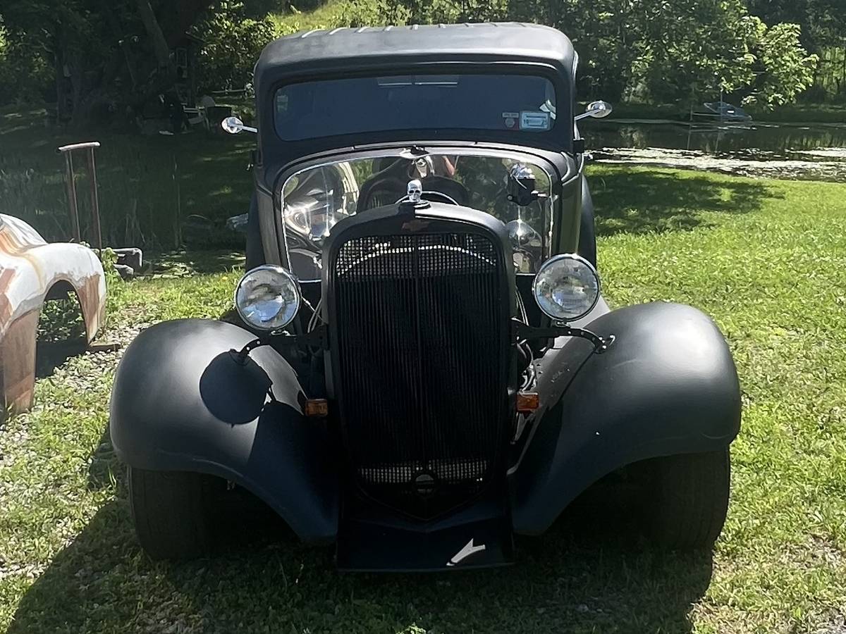 Chevy-sedan-1933-black
