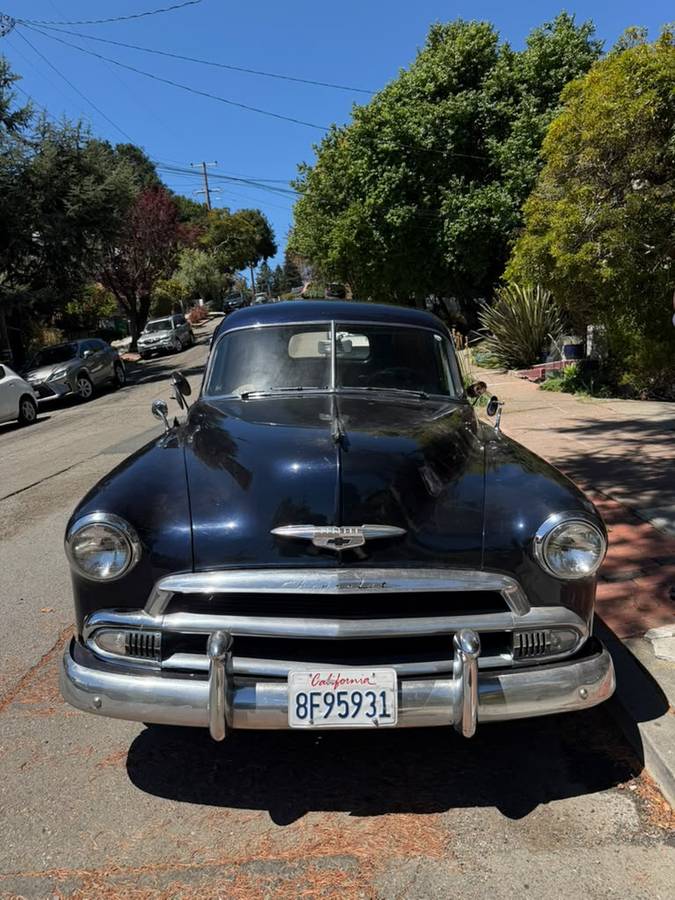 Chevy-sedan-delivery-1952-blue