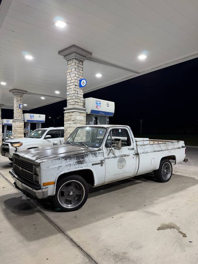 Chevy-silverado-1500-c10-c20-k10-k20-1983-white