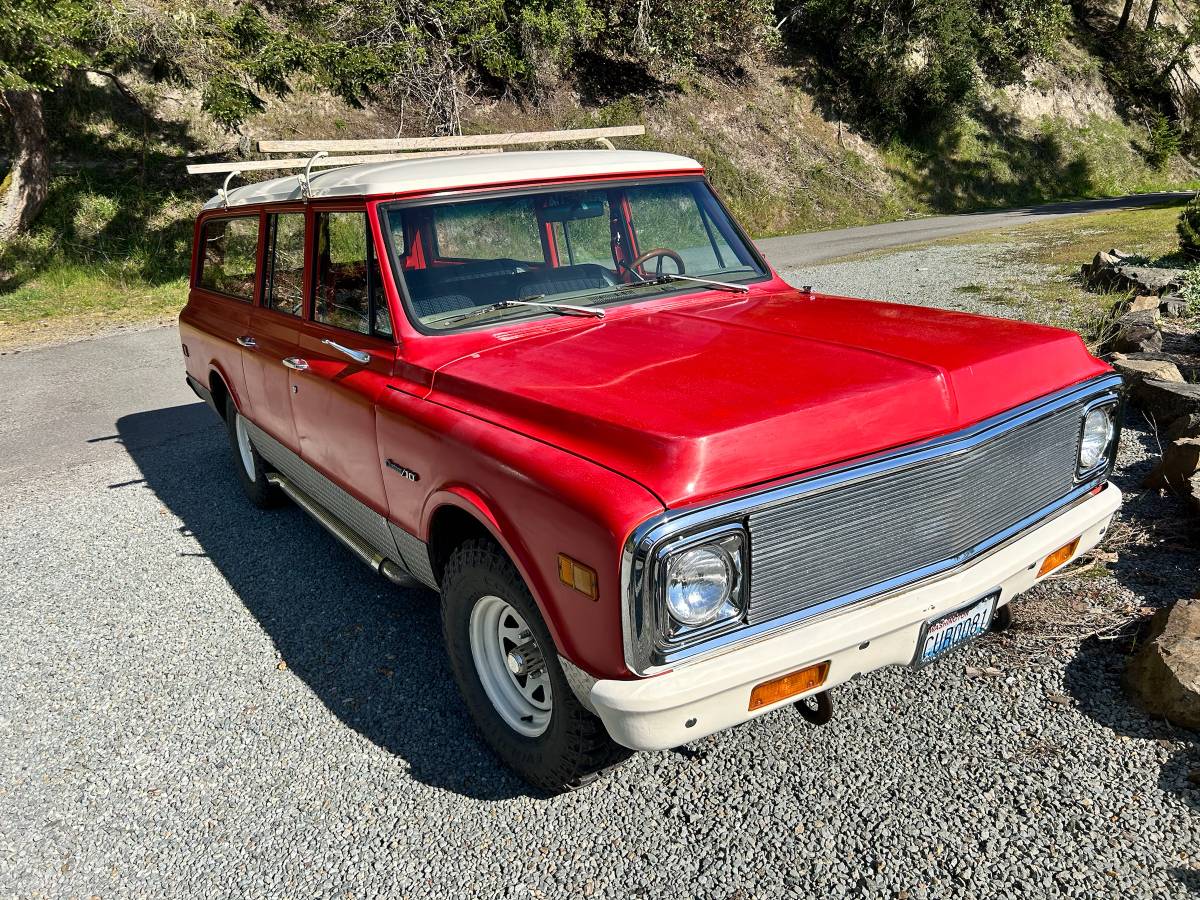 Chevy-suburban-1972-red