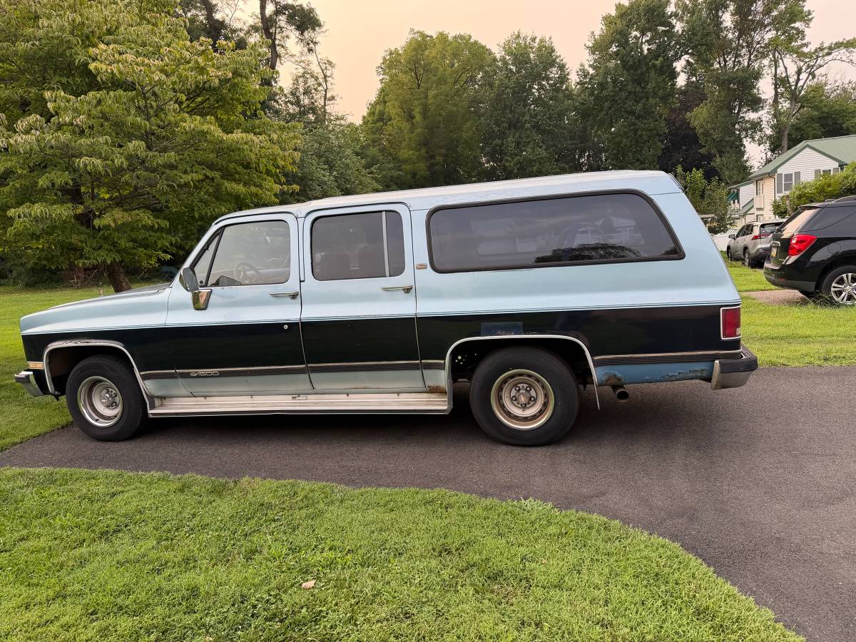 Chevy-suburban-1989
