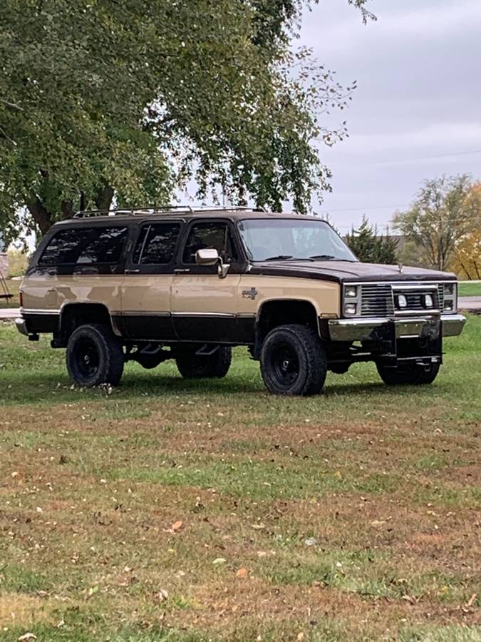 Chevy-suburban-2500-4x4-1985-brown