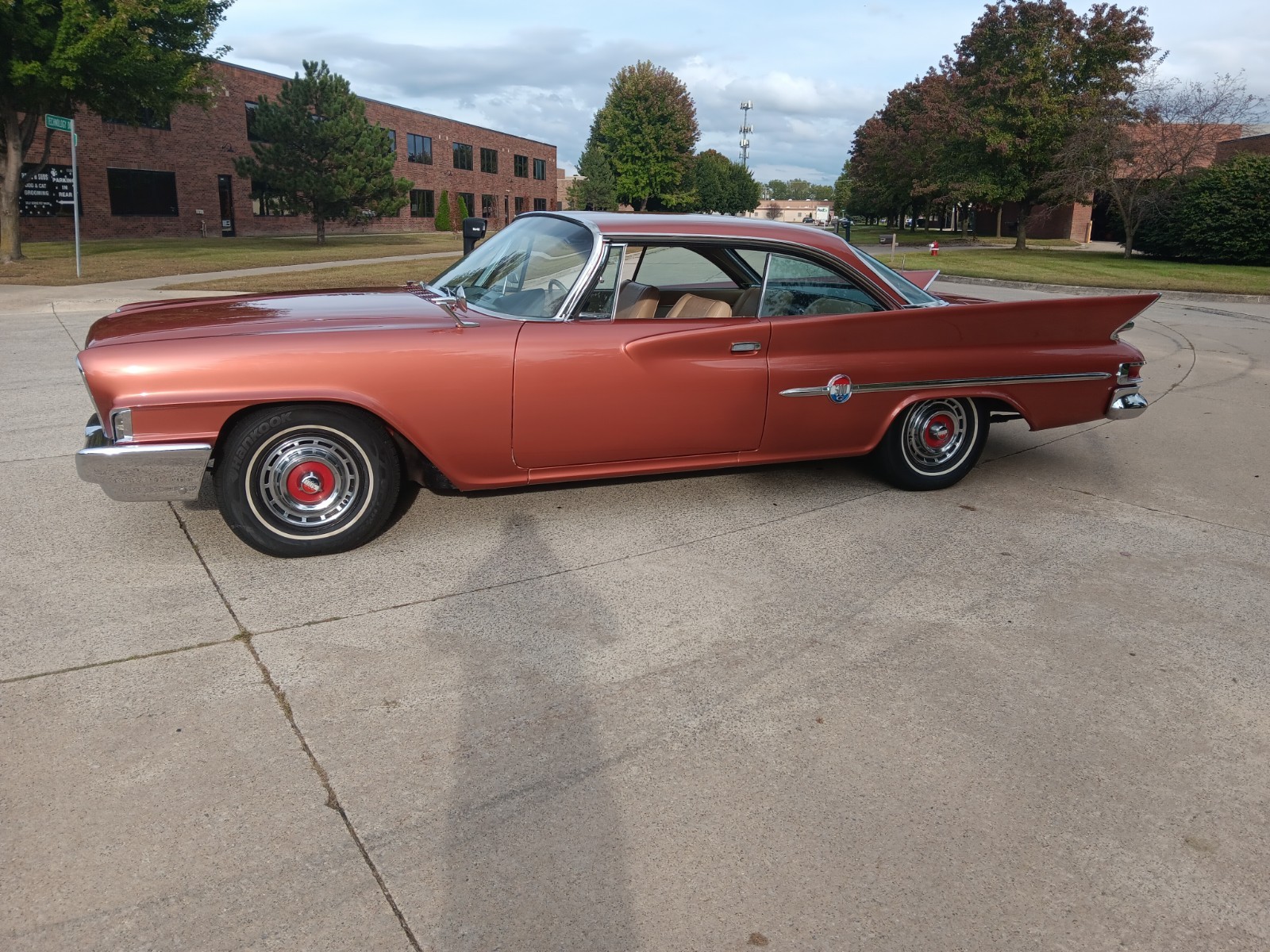 Chrysler-300-Series-1961-Coupe-Tan
