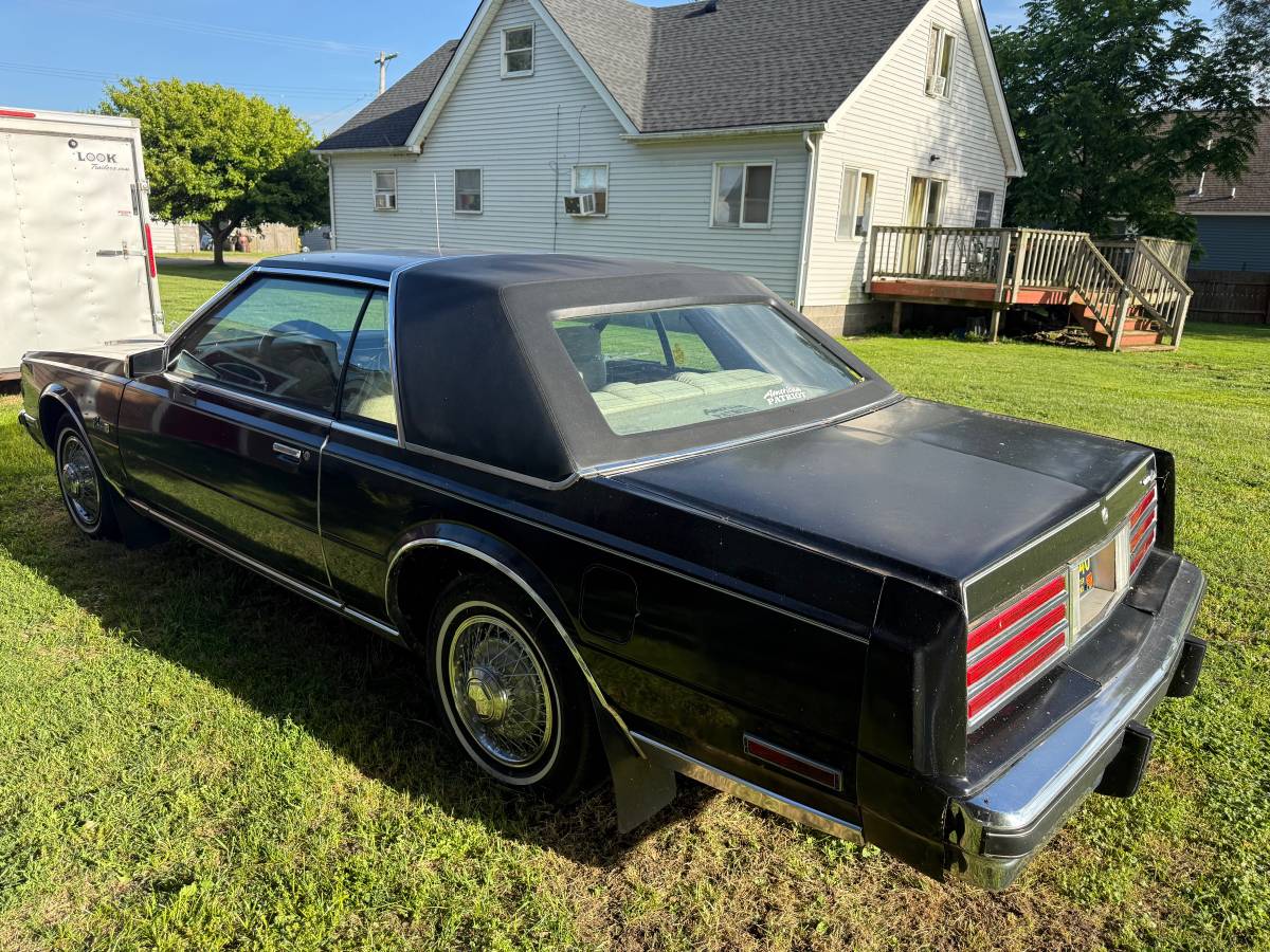 Chrysler-Cordoba-1981-black