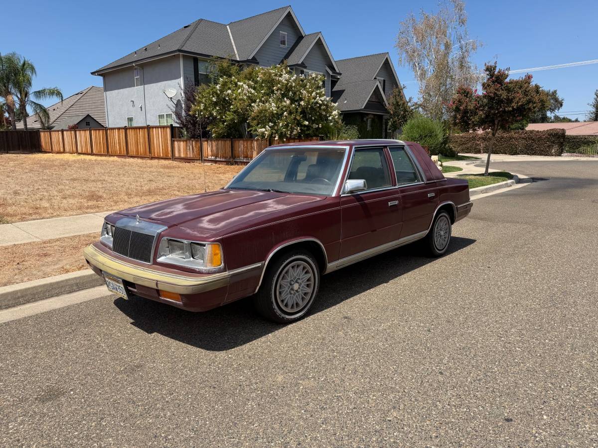 Chrysler-Lebaron-1988