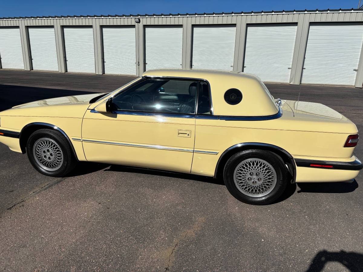 Chrysler-Maserati-tc-1991-yellow
