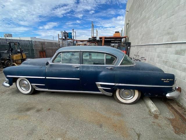 Chrysler-New-yorker-1954-blue