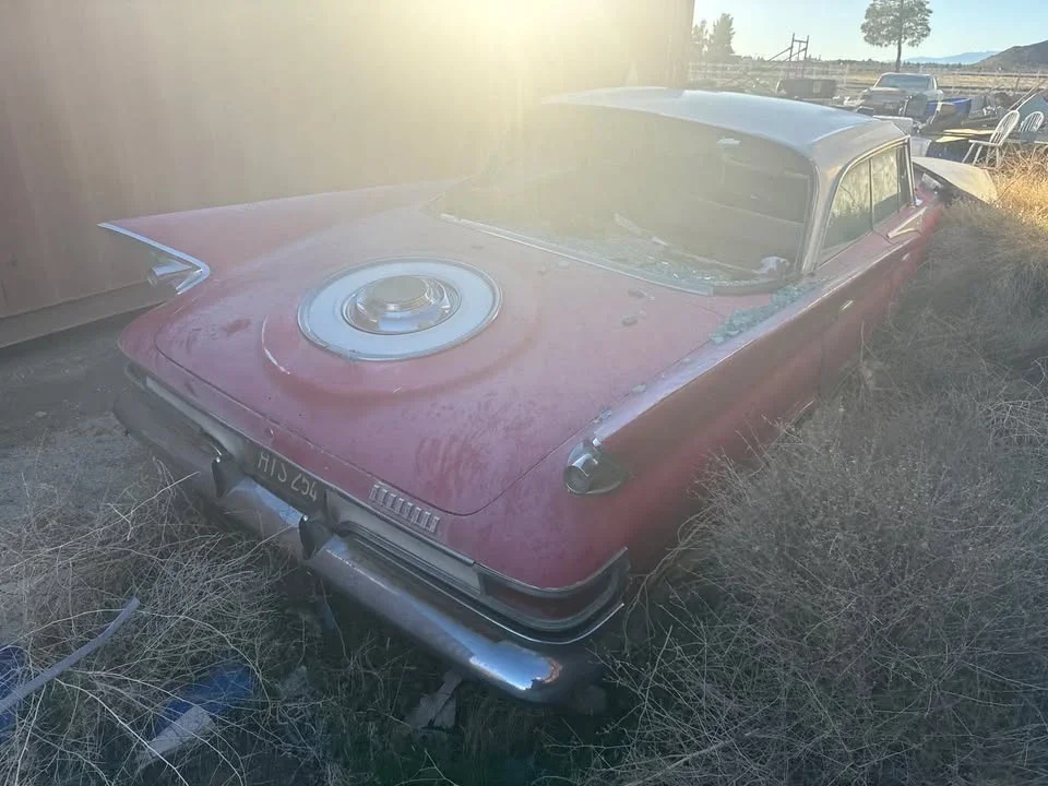 Chrysler-New-yorker-1961-Red-Red