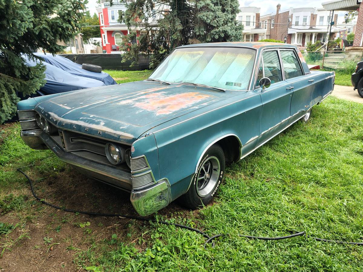 Chrysler-New-yorker-1967-Blue