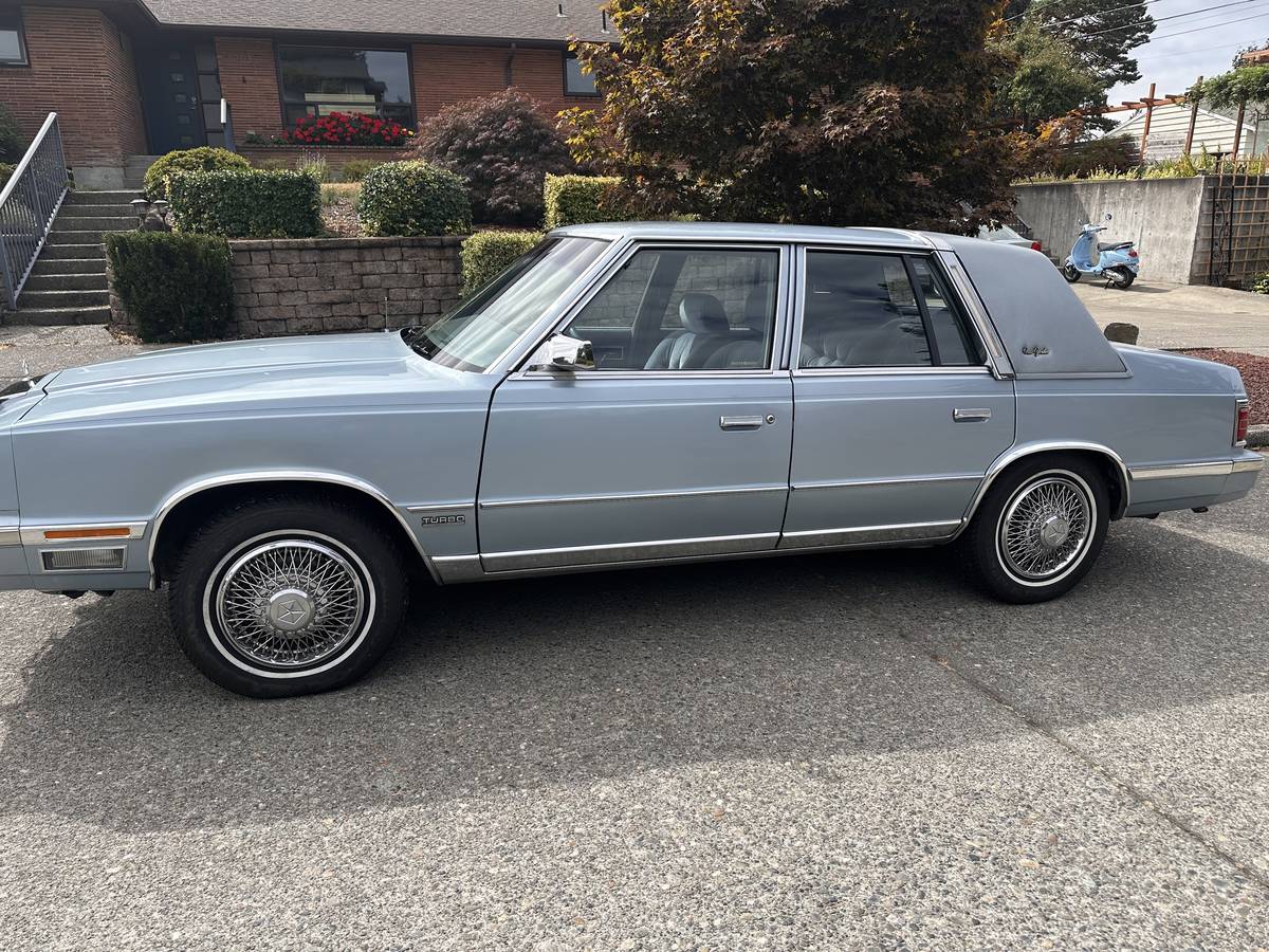 Chrysler-New-yorker-1987-Blue