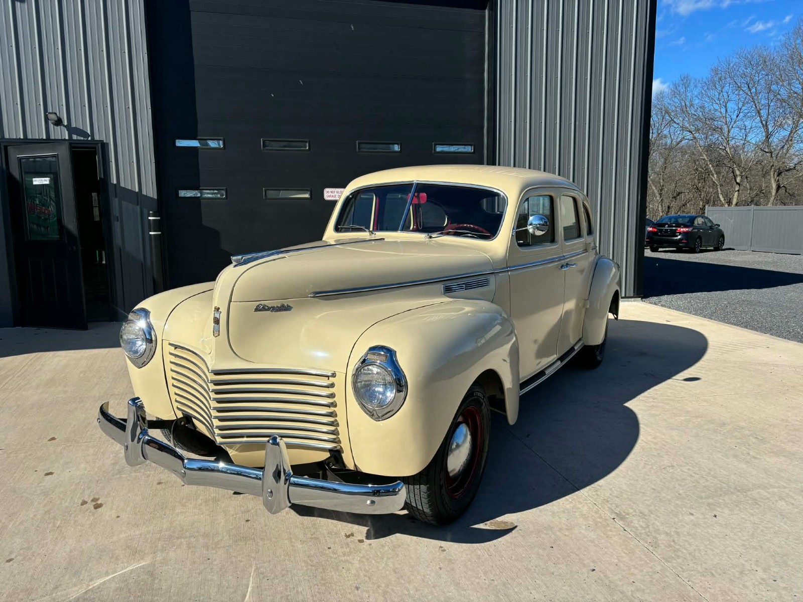 Chrysler-Royal-1940-Sedan