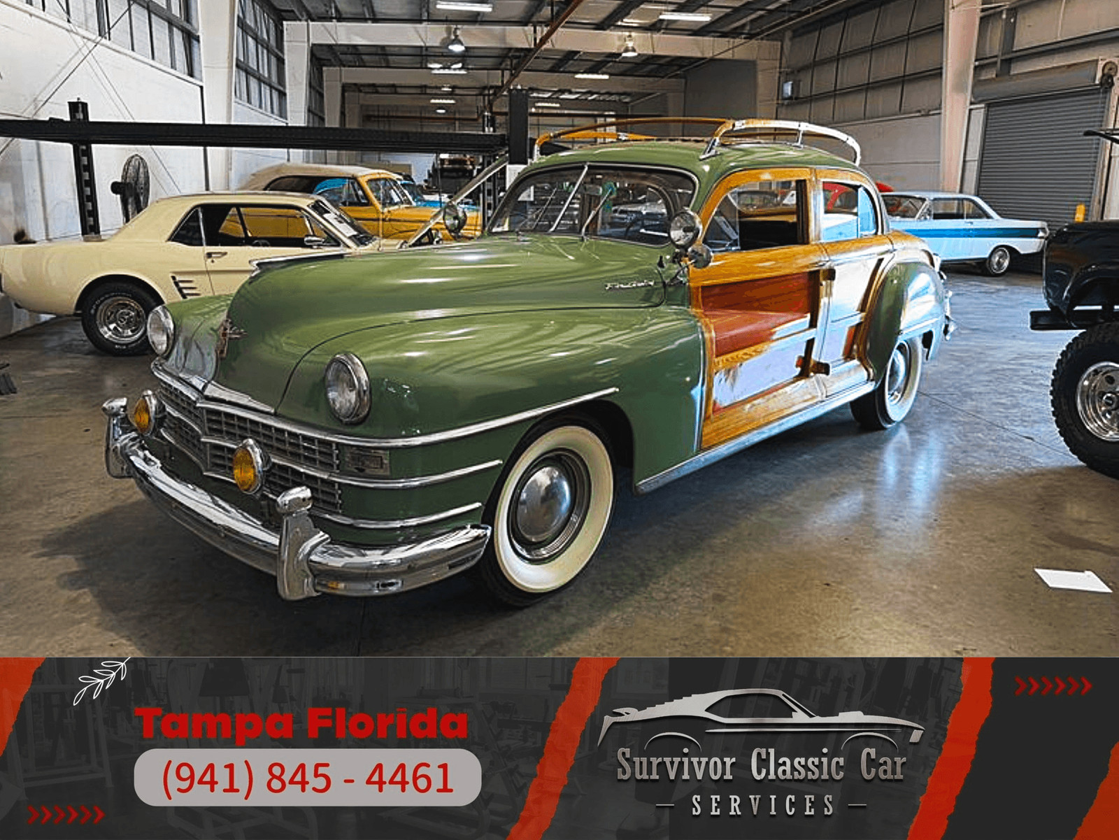 Chrysler-Town-and-Country-1947-Sedan-Green