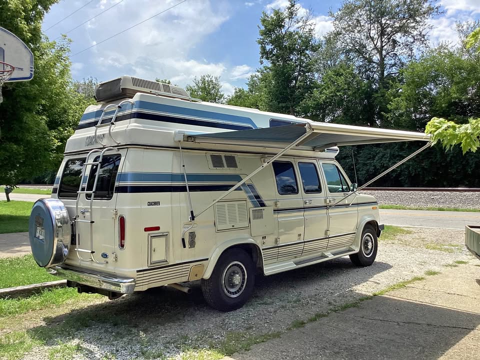 Coachmen-E250-coachman-ford-camper-van-1991