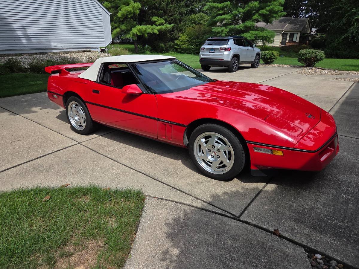Corvette-convertible-1988-red