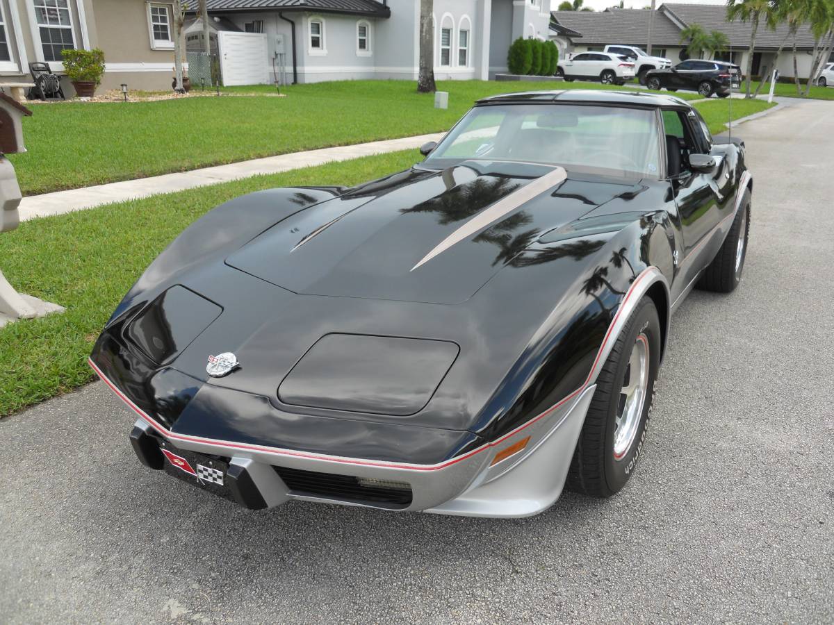 Corvette-pace-car-1978-Black