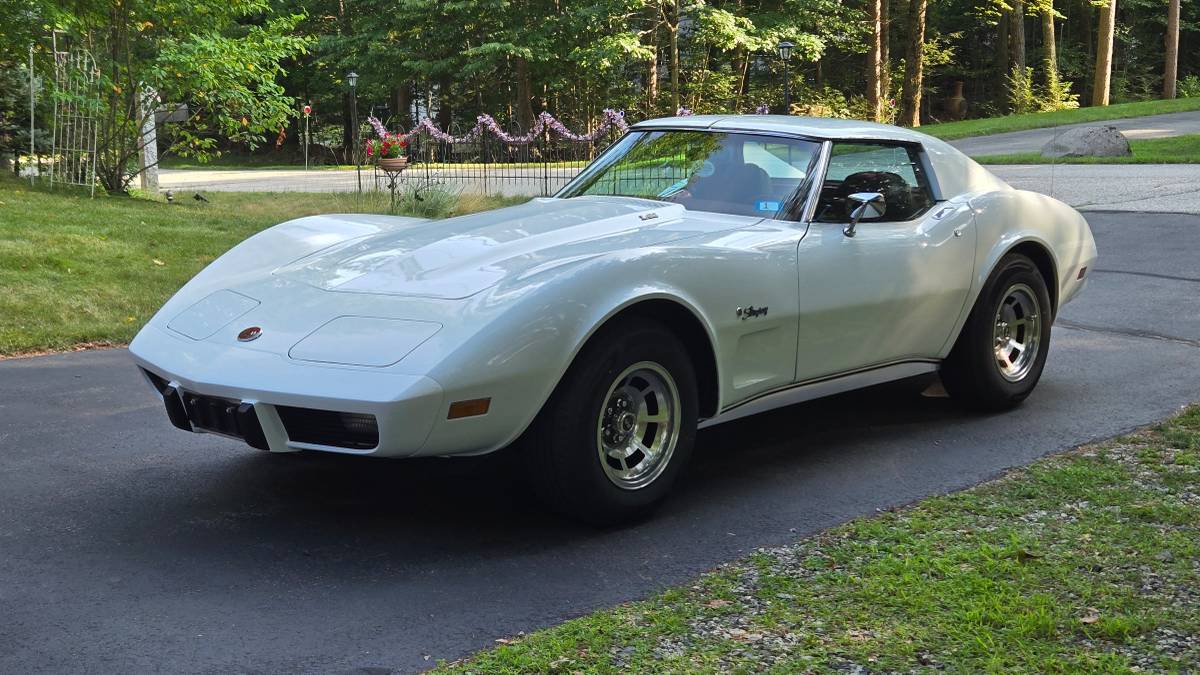 Corvette-stingray-1976-white Corvette-stingray-1976-white