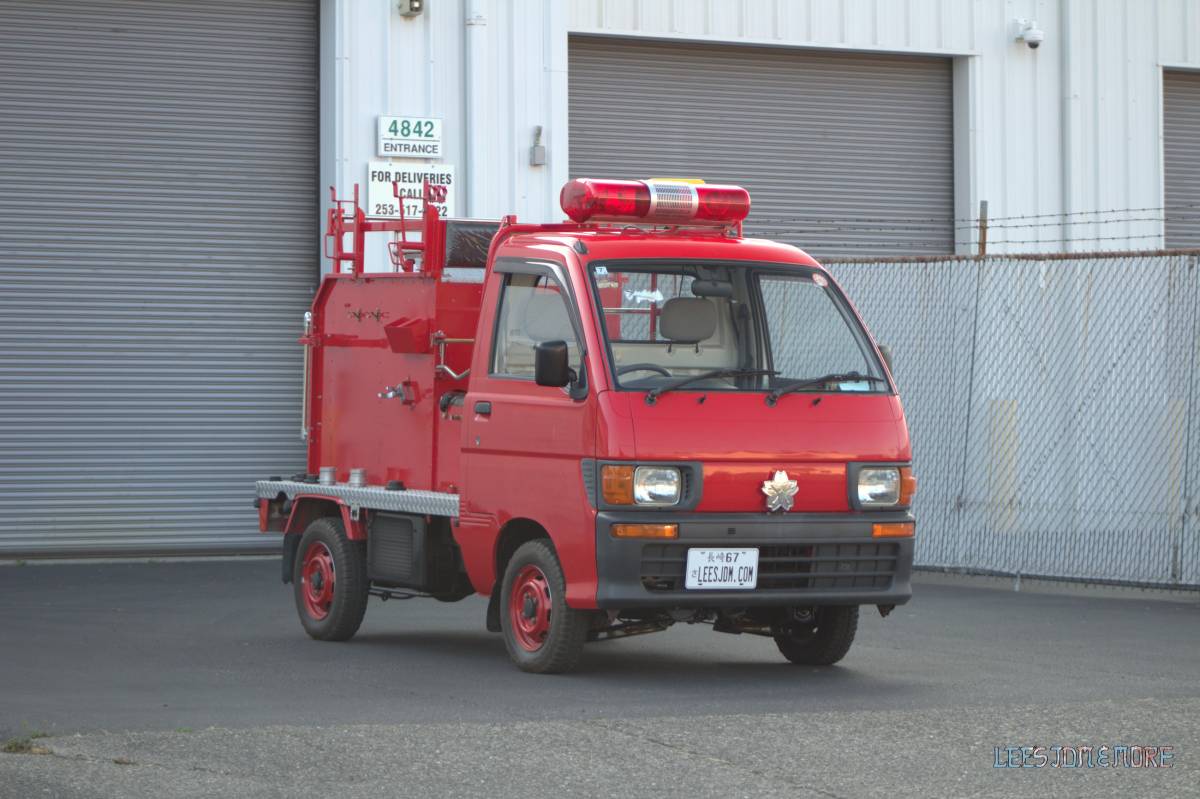 Daihatsu-hijet-1995-red