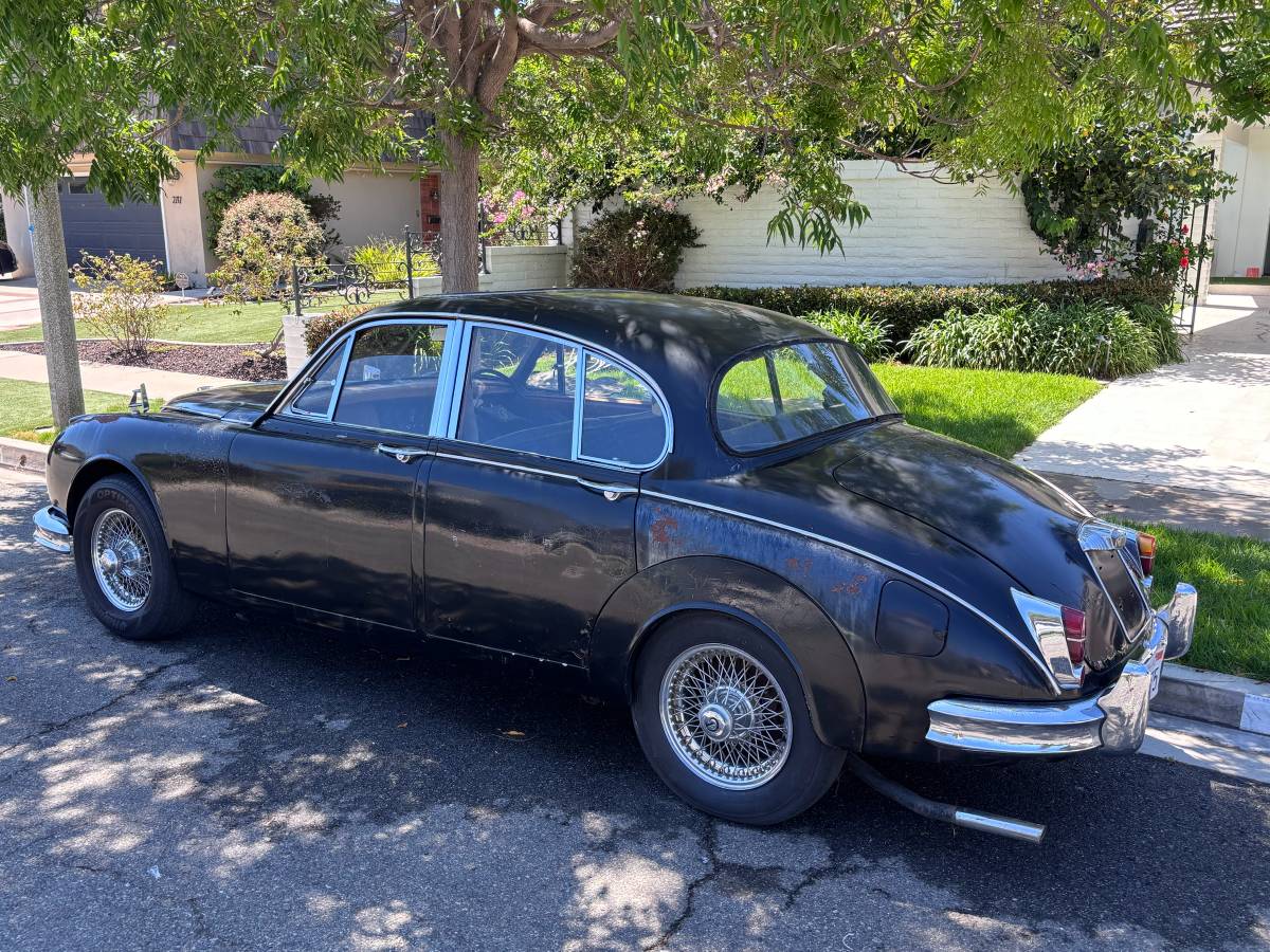 Daimler-250-v8-1966-Black