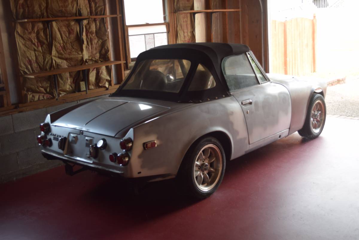 Datsun-2000-roiadster-1970-silver