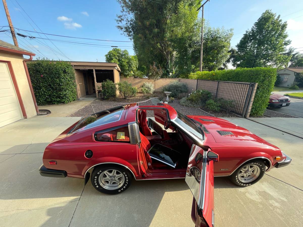 Datsun-280-zx-1981-red Datsun-280-zx-1981-red