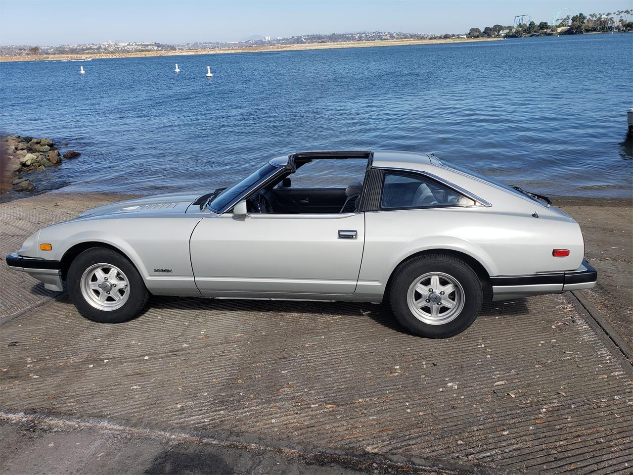 Datsun-280zx-1983-Silver-Grey