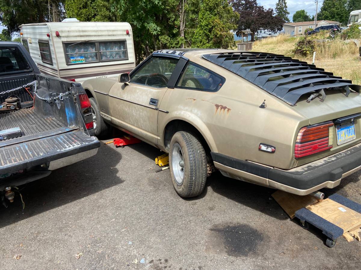 Datsun-280zx-240z-260z-1983-brown