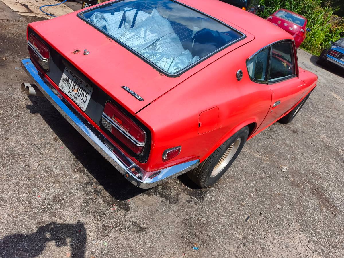 Datsun-nissan-1974-red