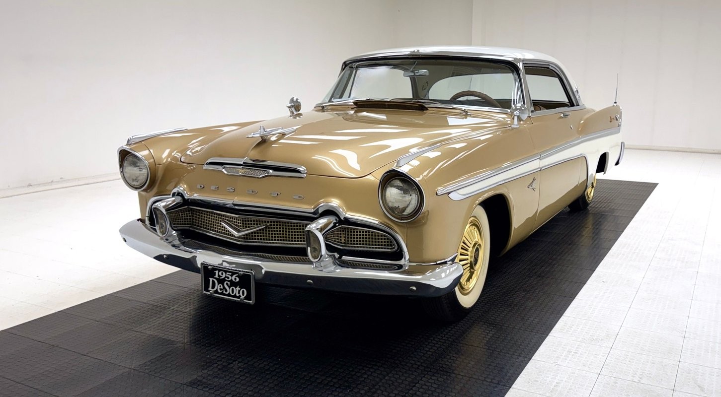 DeSoto-1956-Hardtop-Gold