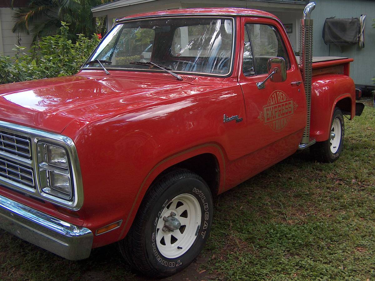 Dodge-1979-Red