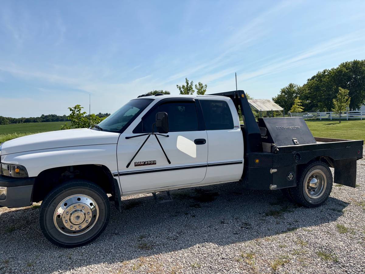 Dodge-3500-4x4-laramie-extended-cab-1996-white