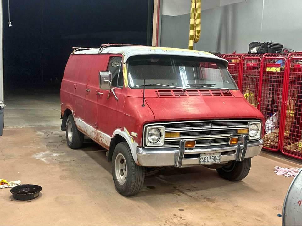 Dodge-B100-1975
