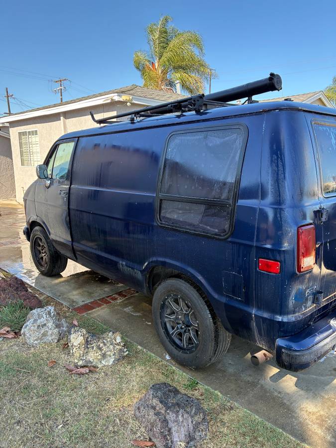 Dodge-B150-1989-blue