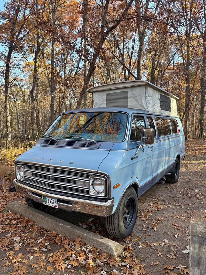 Dodge-B200-sportsman-royale-1977