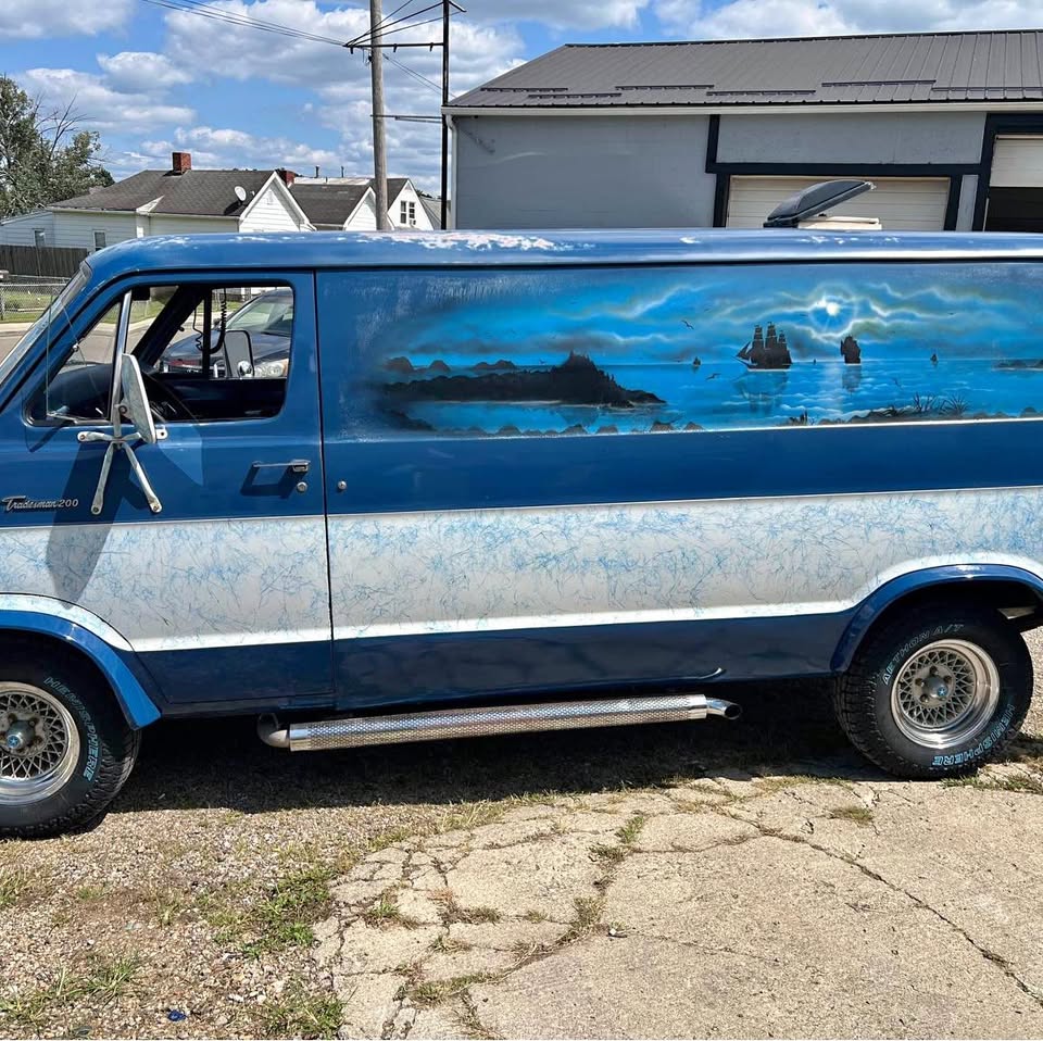 Dodge-B200-tradesman-1973