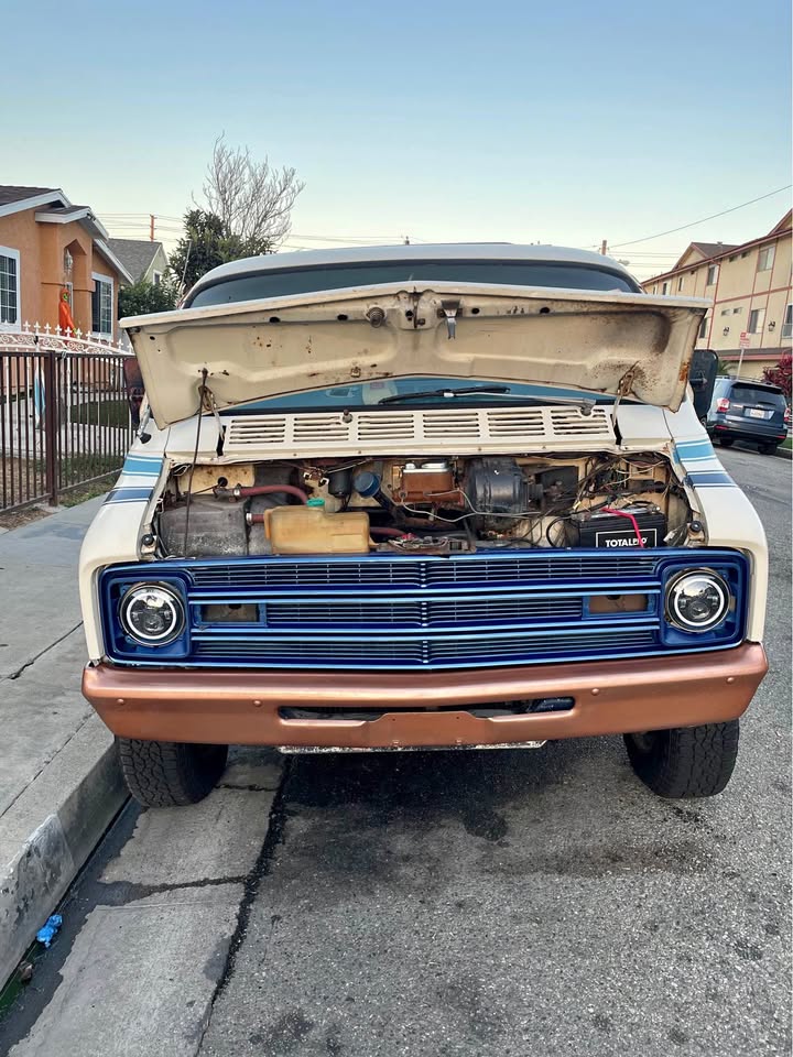 Dodge-B200-tradesman-1977