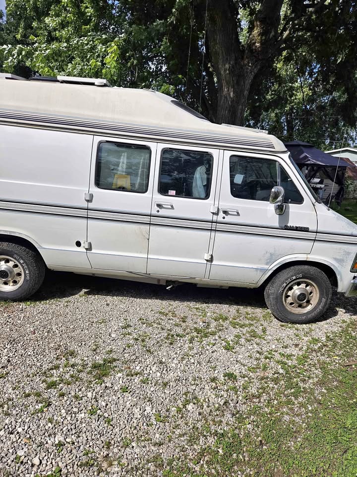 Dodge-B250-1992