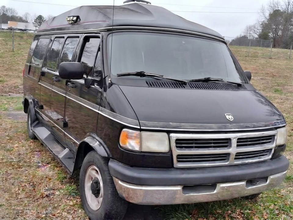 Dodge-B250-1996
