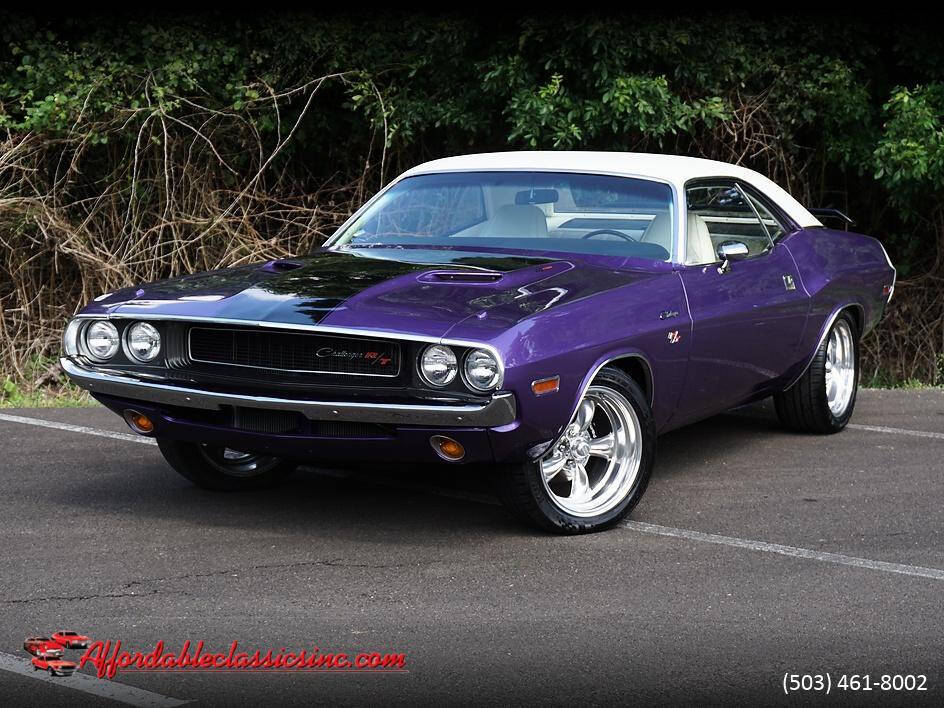Dodge-Challenger-1970-Purple-White