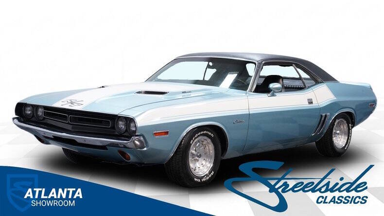 Dodge-Challenger-1971-Light-Blue-Black