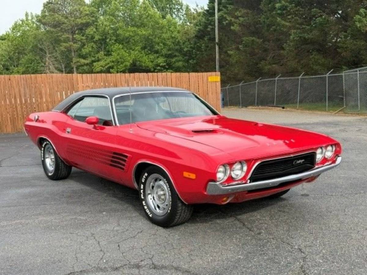 Dodge-Challenger-1972-Red