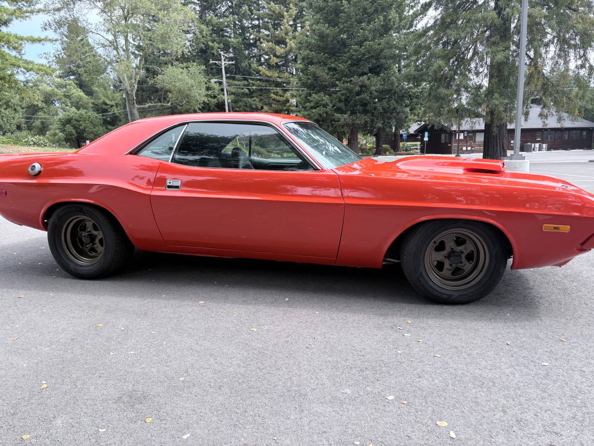 Dodge-Challenger-1973-orange