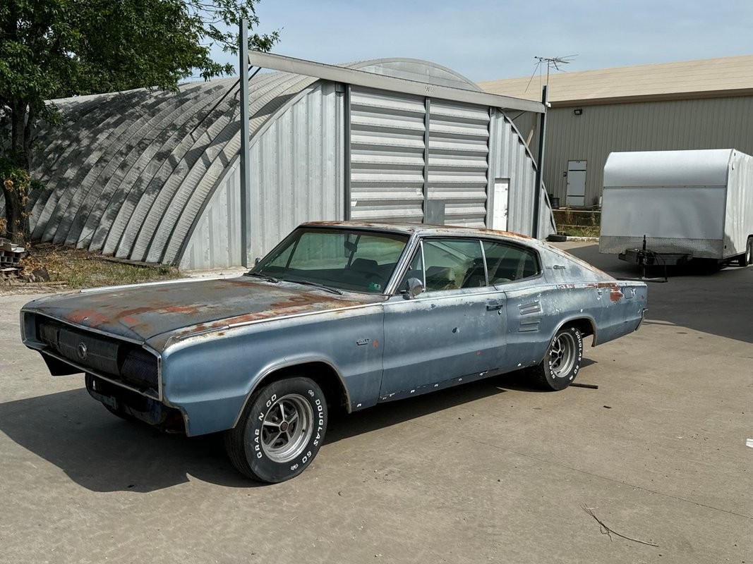 Dodge-Charger-1967-White